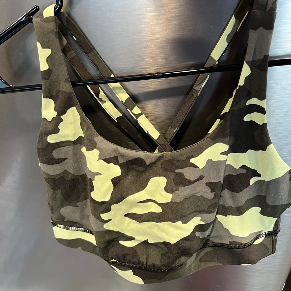 Lululemon Camo Sports Bra NWOT